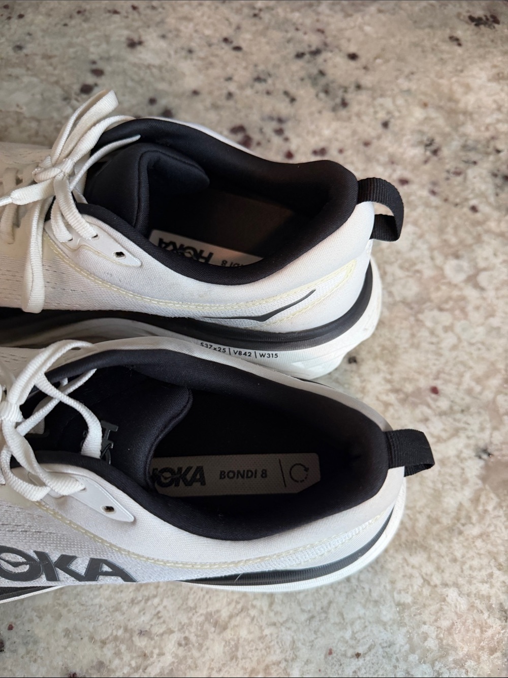Hoka One One Bondi 8 size 10.5D - Picture 4 of 7